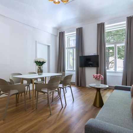 Encore Boutique Residence By Dwellfort Praag Buitenkant foto