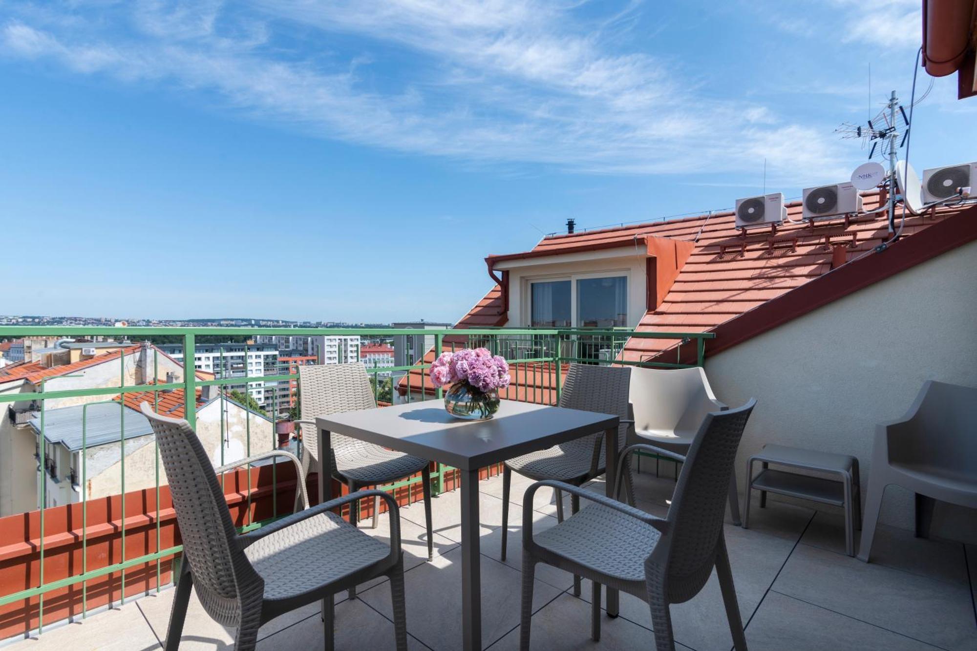 Encore Boutique Residence By Dwellfort Praag Buitenkant foto